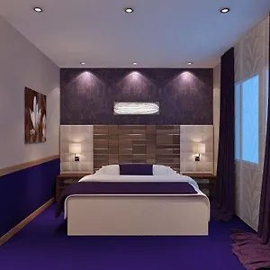 https://hotel-zwanenburg-amsterdam-airport.ihotelsrotterdam.com